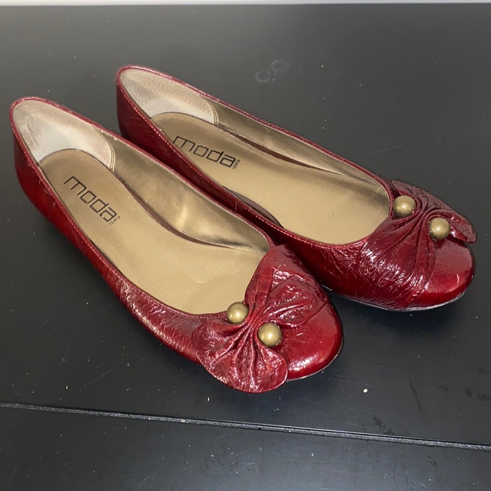 MODA Wine Patent Leather Flats